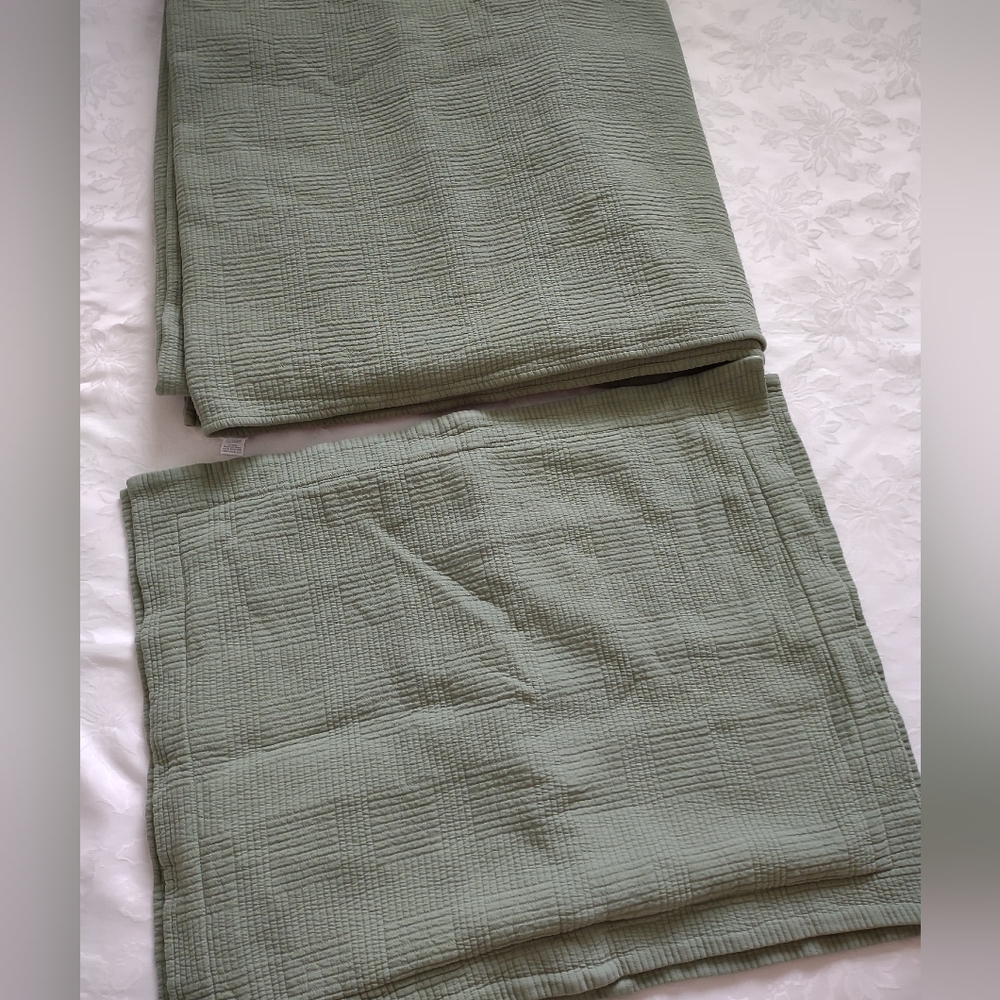 LL Bean 3 piece set Vintage Matelasse Bedspread + 2 Shams Portugal cotton